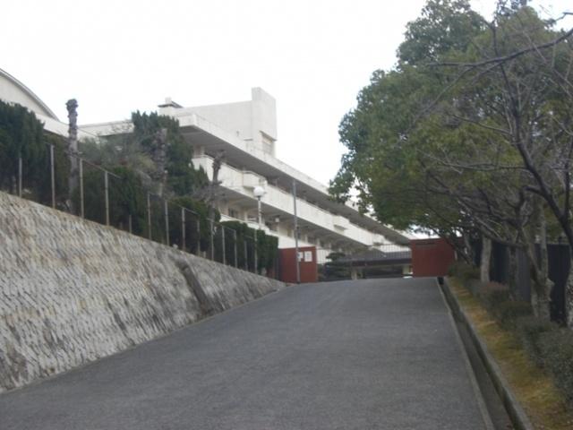 Junior high school. 3731m to Hiroshima Municipal Senogawa junior high school