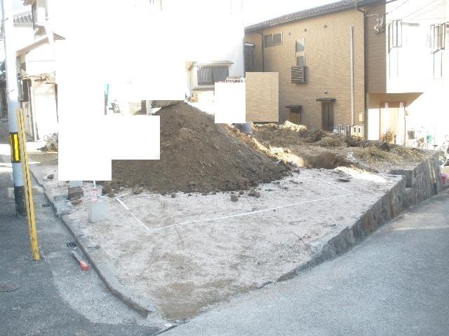 Local appearance photo. It is the start of construction from now. 