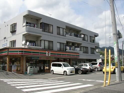Convenience store. 703m to Seven-Eleven Akinakano Higashiten (convenience store)