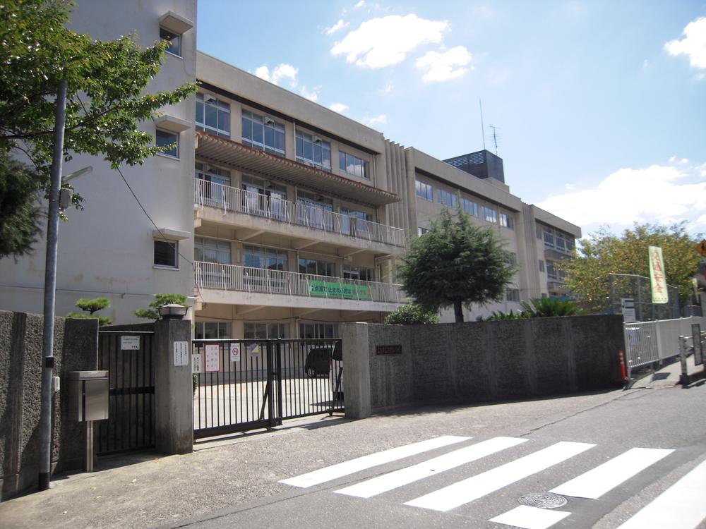 Primary school. 494m to Hiroshima Municipal Yano Elementary School