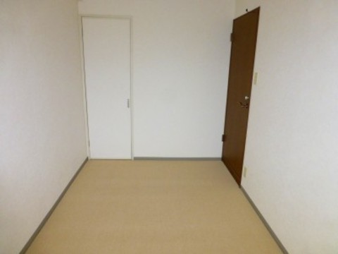 Other room space.  ☆ cross ・ Was Mashi carpet the entire re-covering ☆