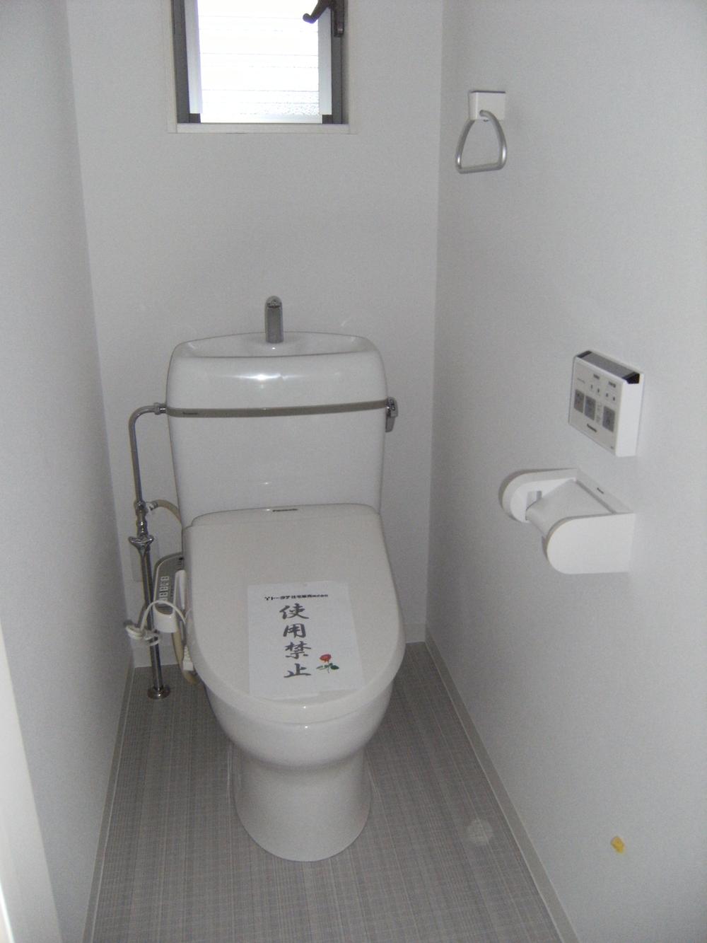 Toilet. 1 ・ With 2F both Washlet.