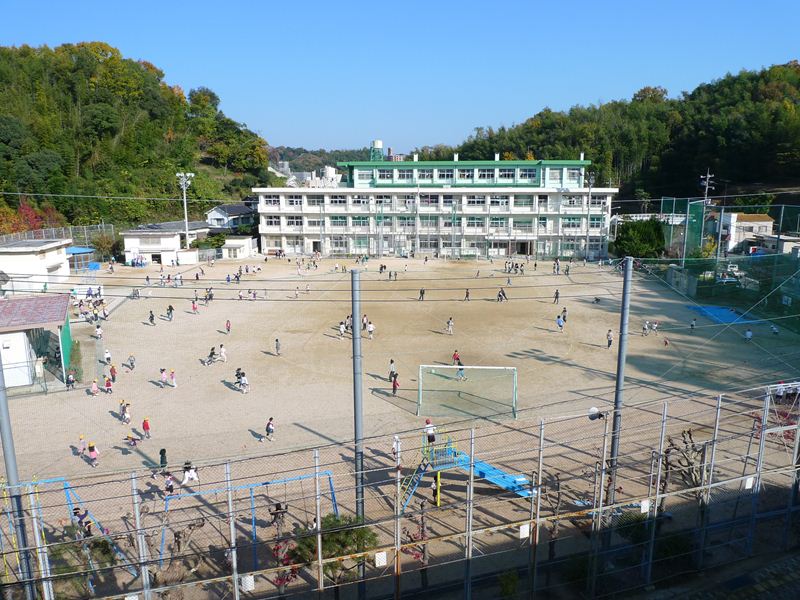 Primary school. Kuchida up to elementary school (elementary school) 550m