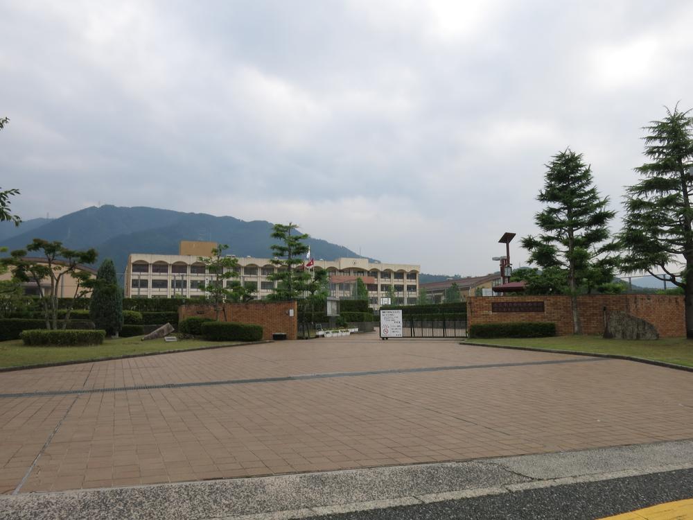high school ・ College. 801m to Hiroshima Municipal Asakita High School