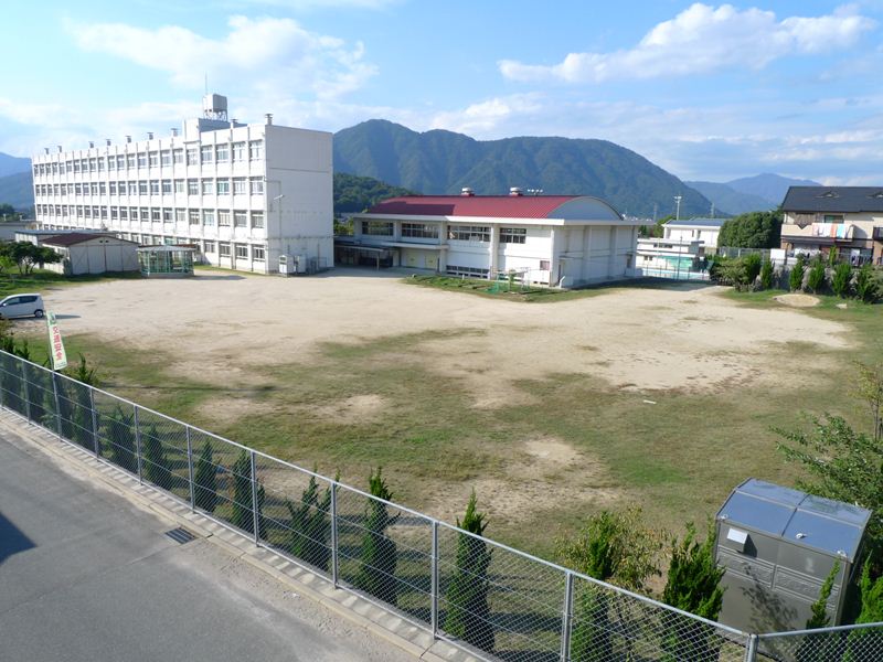 Primary school. Ochiai 770m up to elementary school (elementary school)