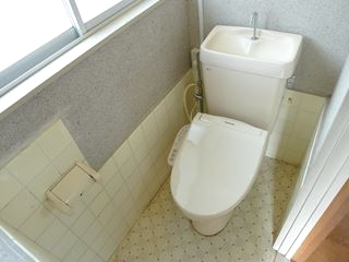 Toilet. New shower toilet ・ Yes window