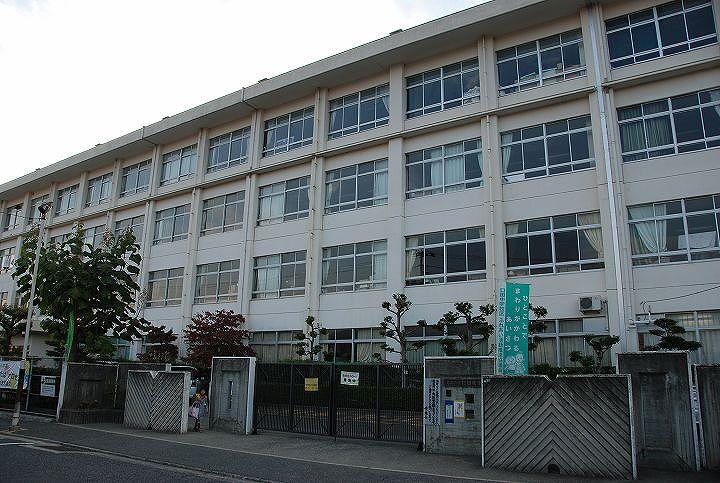 Primary school. 898m to Hiroshima Municipal Kuchida Higashi Elementary School
