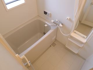 Bath. Reheating ・ Bathroom heating dryer ・ Yes window