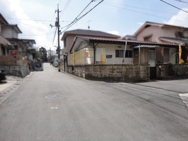 Local photos, including front road.  No construction conditions Corner lot Nearly flat Super Chikashi Front road: about 5m