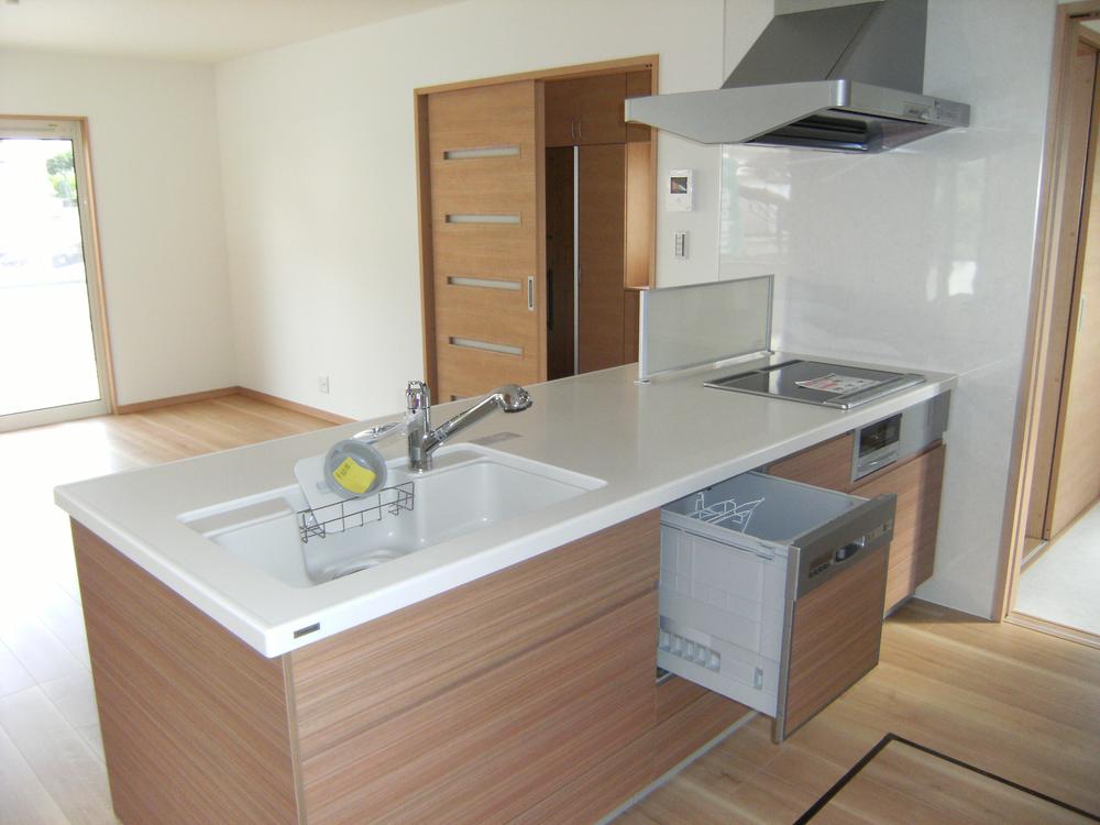 Kitchen. Since the all-electric can also enjoy children and dishes.