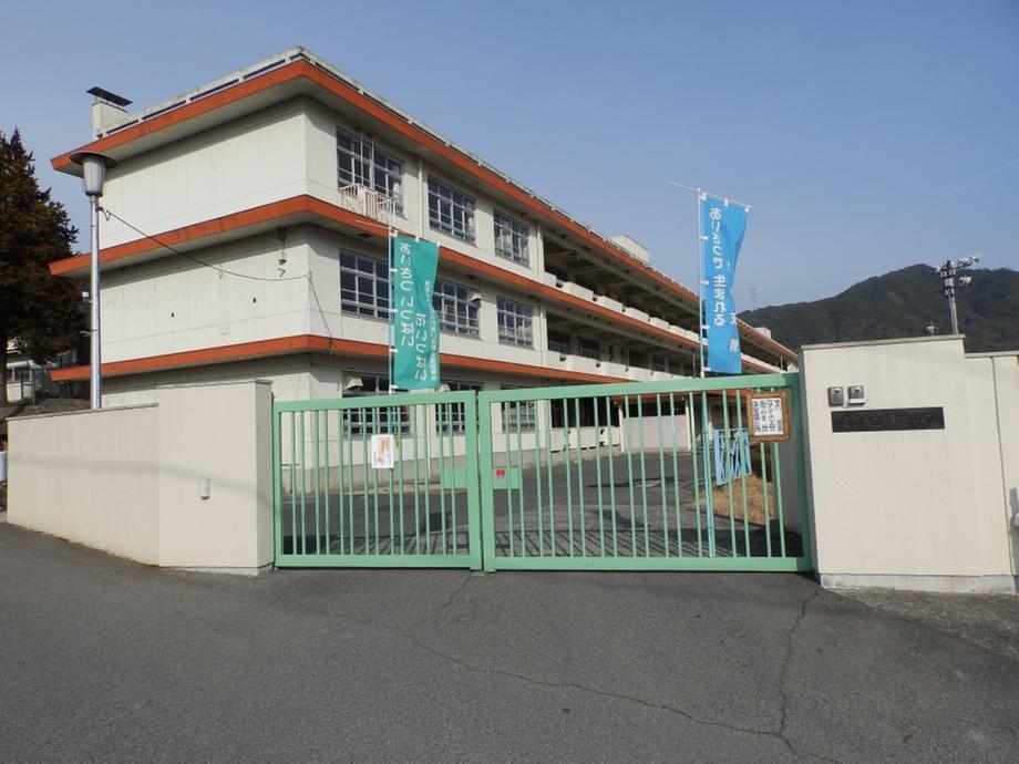 Junior high school. 4848m to Hiroshima City Museum of Seiwa Junior High School