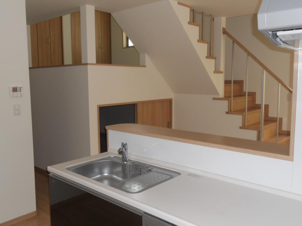 Other introspection. Kitchen and living room stairs