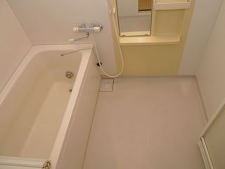 Bath. Large bathroom ・ With reheating