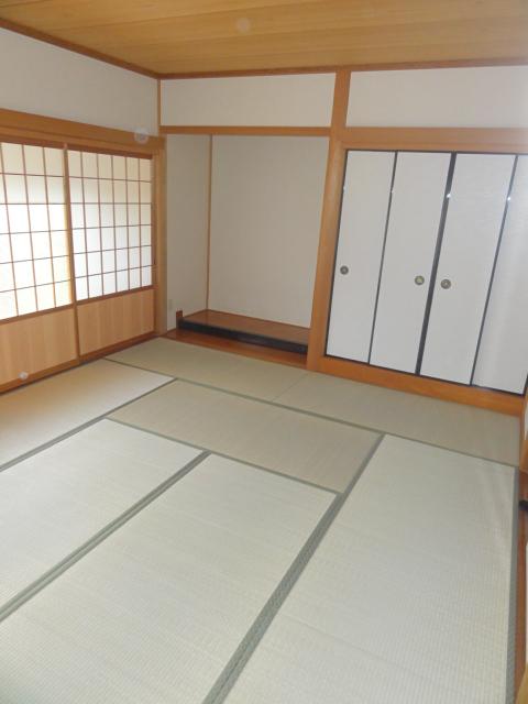 Other introspection. Japanese-style room (8 tatami mats)