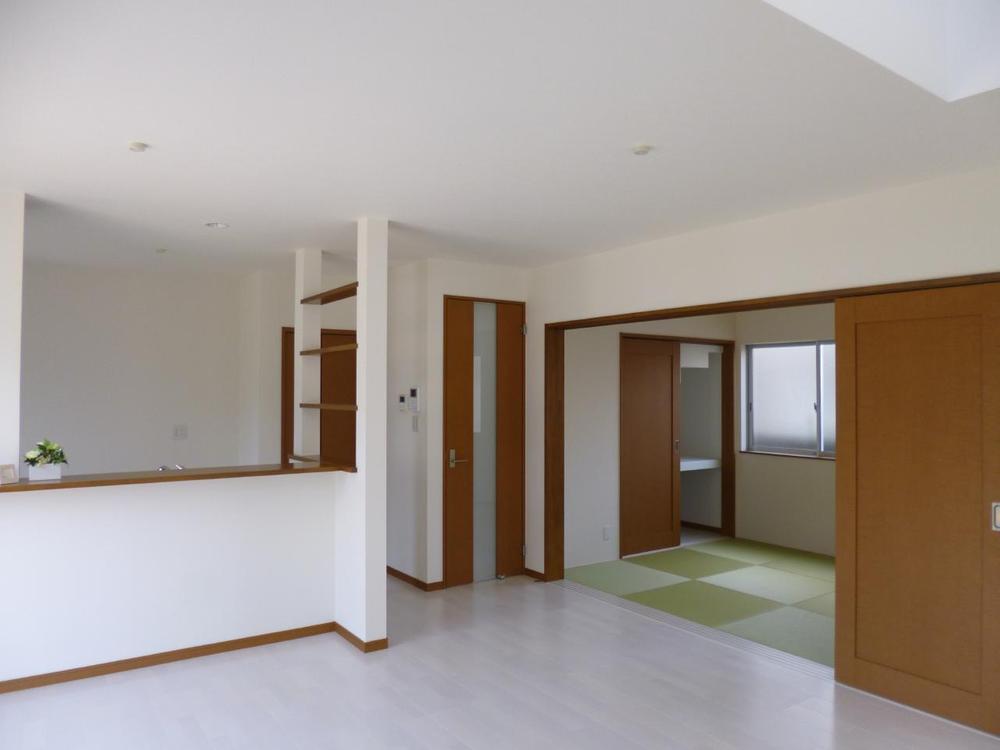 Living. (June 2013) Shooting