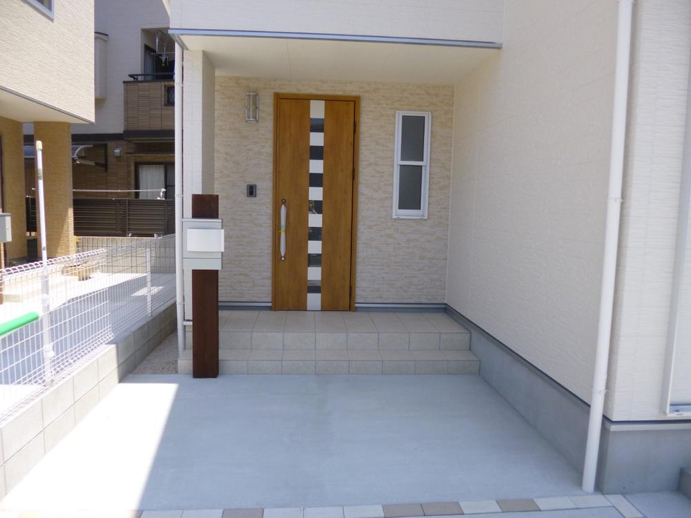 Entrance. (June 2013) Shooting