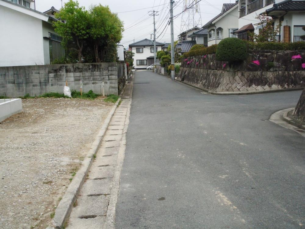 Local photos, including front road. (September 2013) Shooting