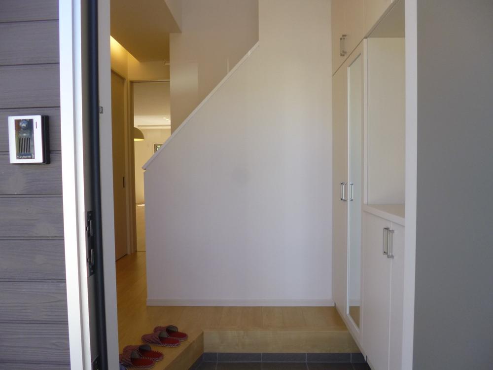 Entrance. (September 2013) Shooting