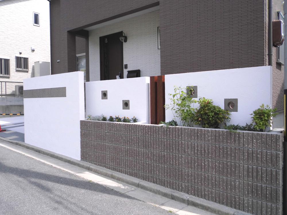 Entrance. Cute flowers we, Welcomes the return home of the family No.7-4