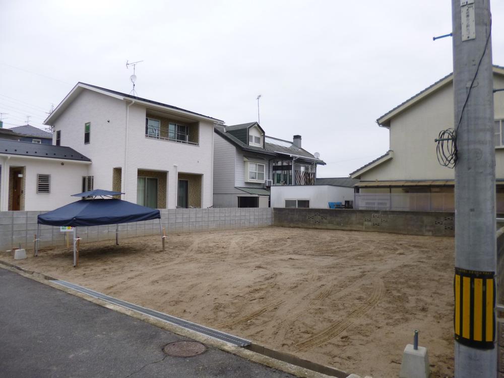 Local appearance photo. Local (12 May 2013) Shooting