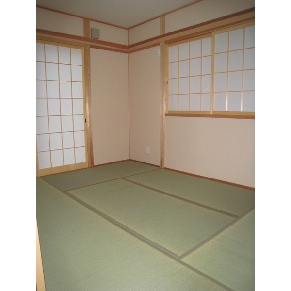 Living and room. 1F Japanese-style room