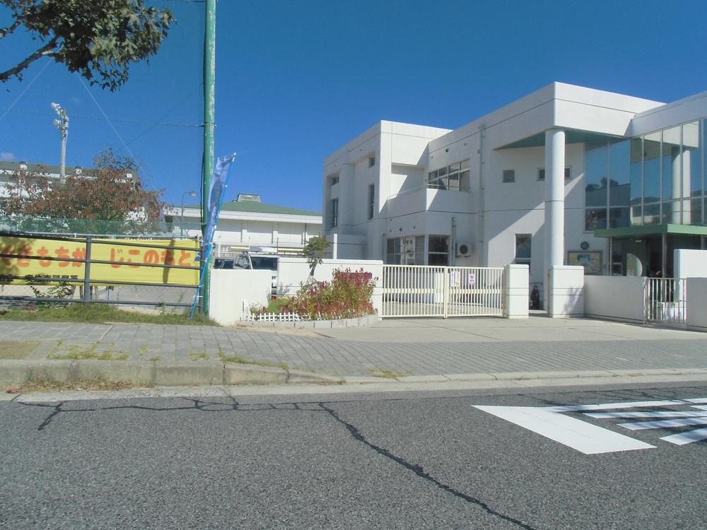 Primary school. 400m until Otsuka