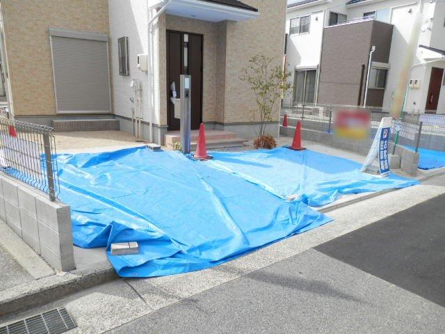 Parking lot.   Parking: two Allowed