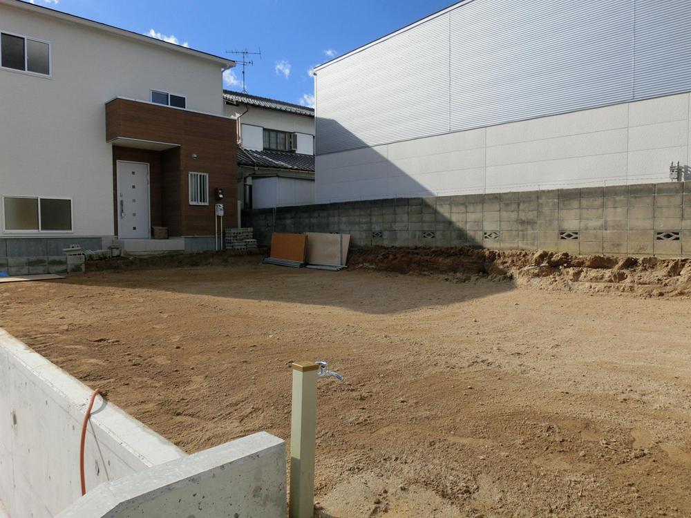 Local appearance photo. Local (11 May 2013) Shooting