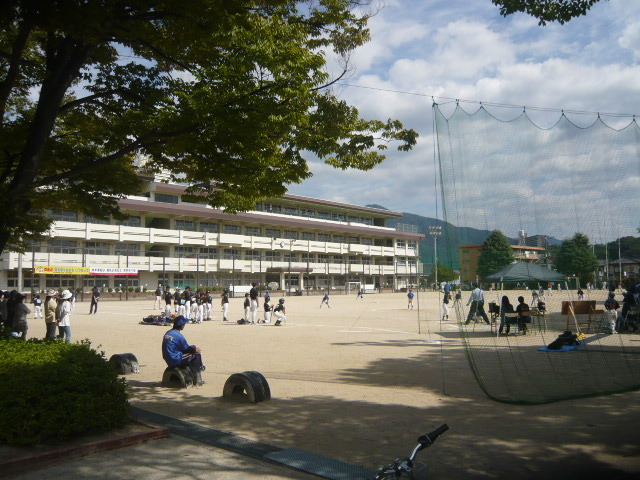 Primary school. 135m to Hiroshima Municipal Yagi Elementary School (elementary school)