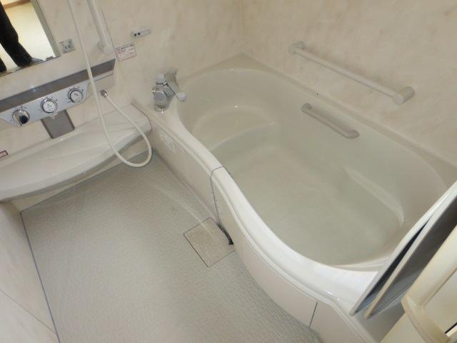 Bathroom. Is one tsubo type.