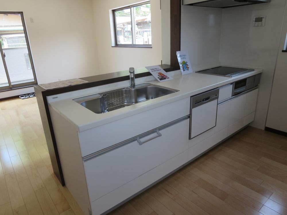 Kitchen. Bright kitchen. 