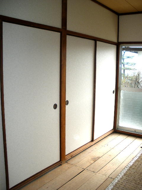 Receipt. First floor Japanese-style closet