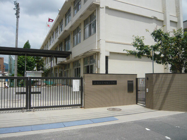 Primary school. Sendai to elementary school (elementary school) 900m
