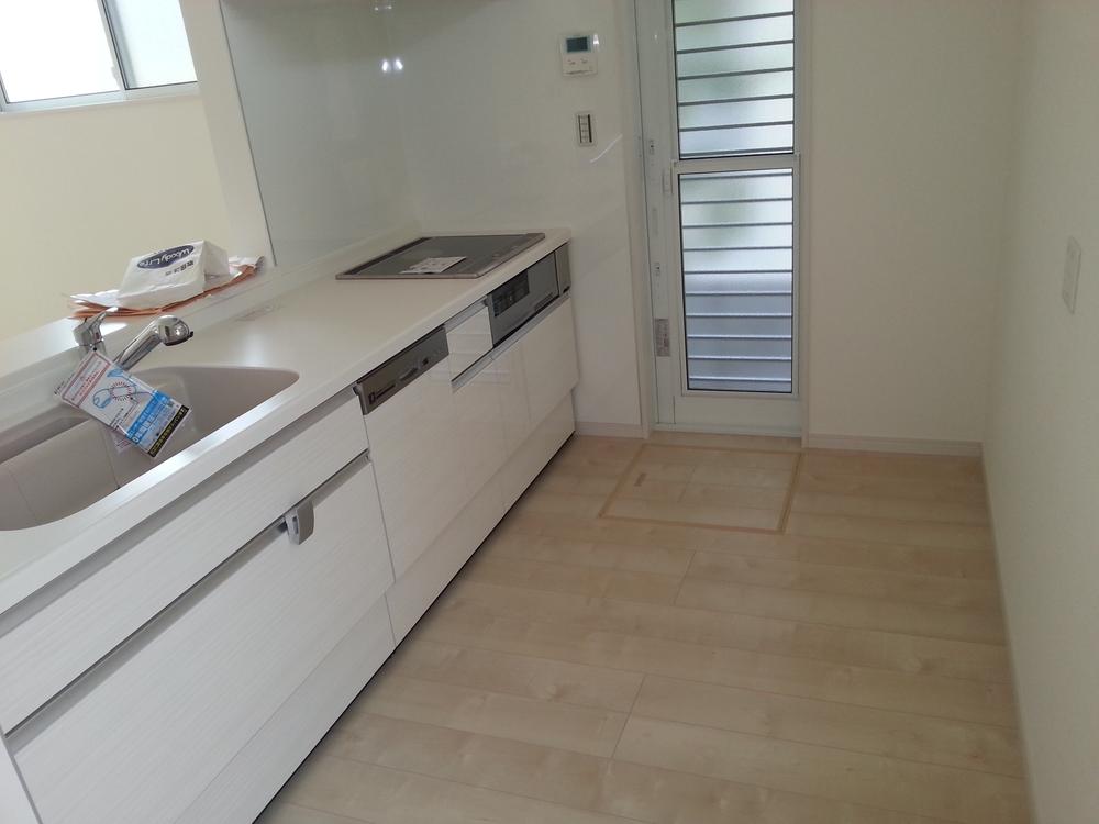 Kitchen. Local (March 2013) Shooting