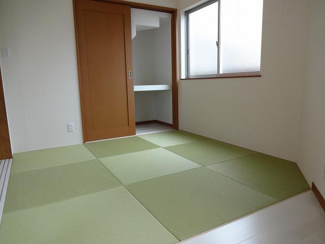 Same specifications photos (Other introspection). Leroux is a construction case Deer Series