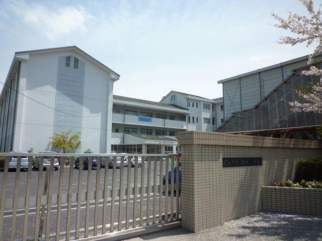 Primary school. 1127m to Hiroshima City Museum of Otsuka Elementary School