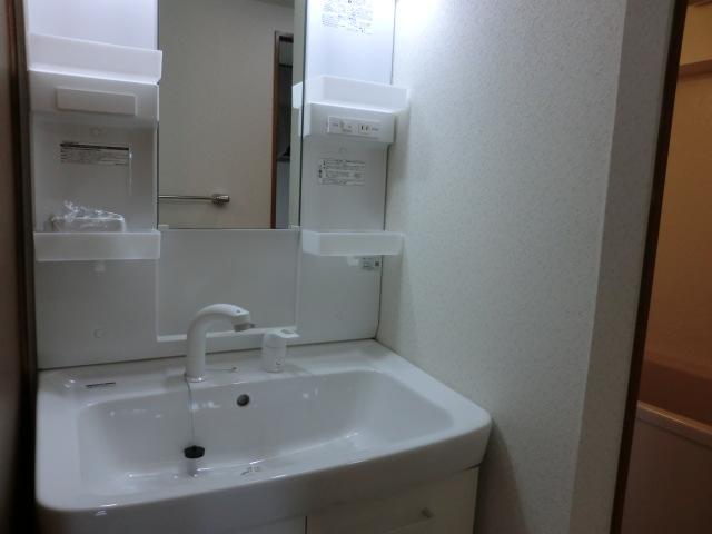 Wash basin, toilet