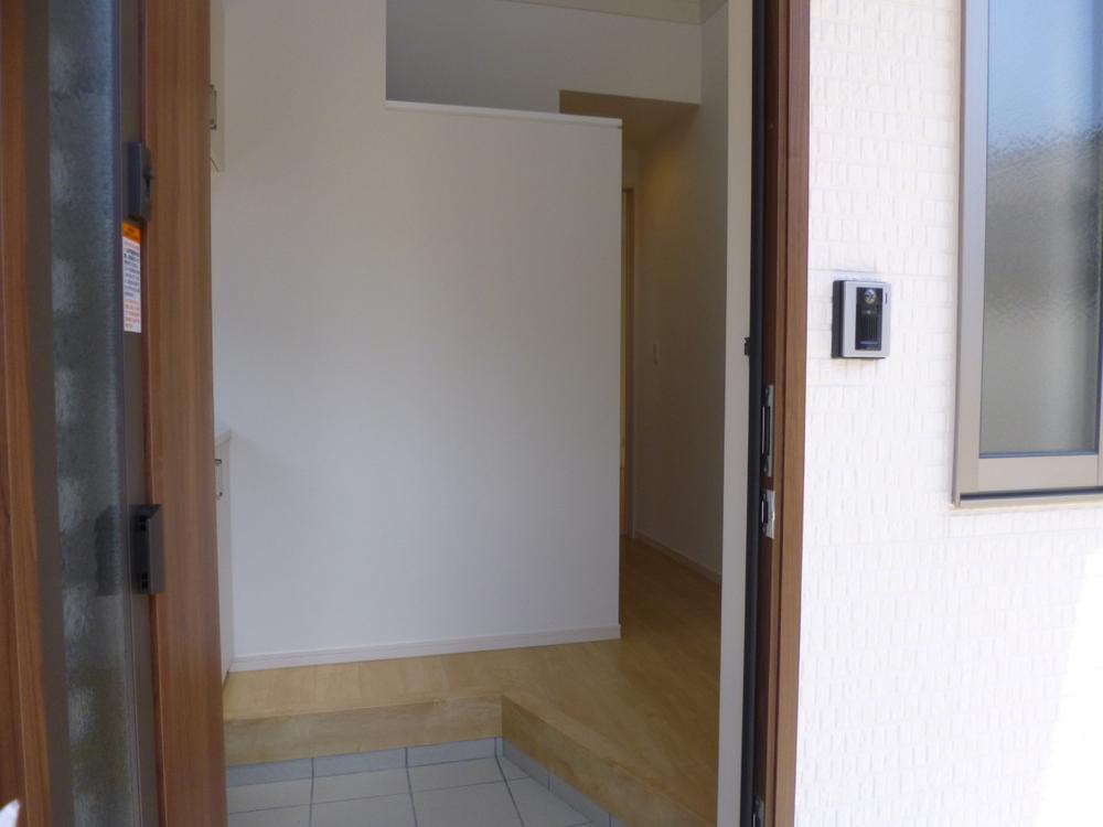 Entrance. (July 2013) Shooting