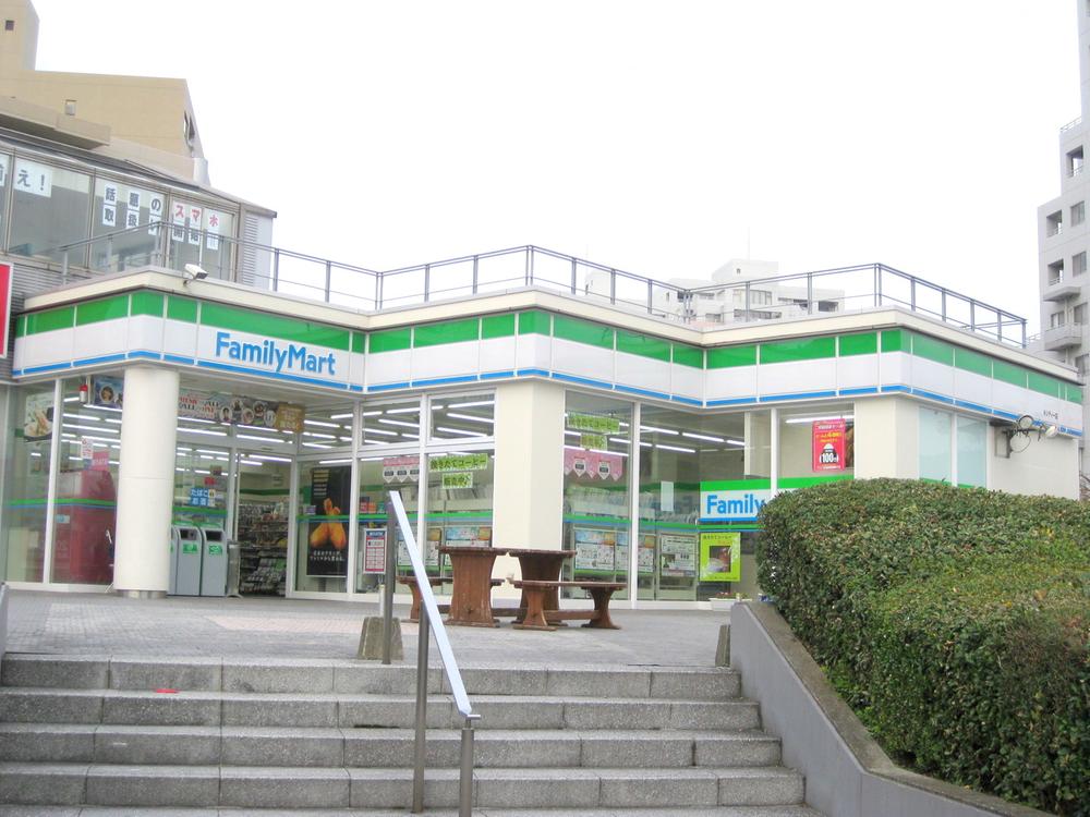 Convenience store. 196m to FamilyMart A City shop