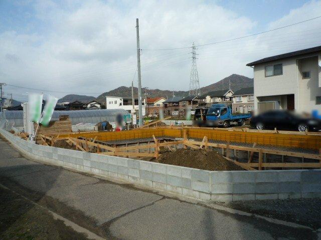 Local appearance photo.   Flat  Hito good