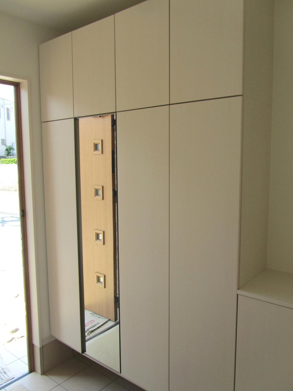 Same specifications photos (Other introspection). It will be in the photo of another local of the completed property of the same series. Please refer. 