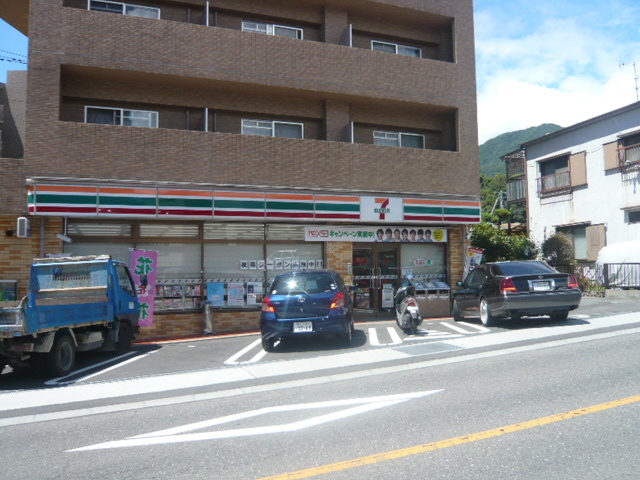 Convenience store. Seven-Eleven Hiroshima Kamiyasu store up (convenience store) 268m