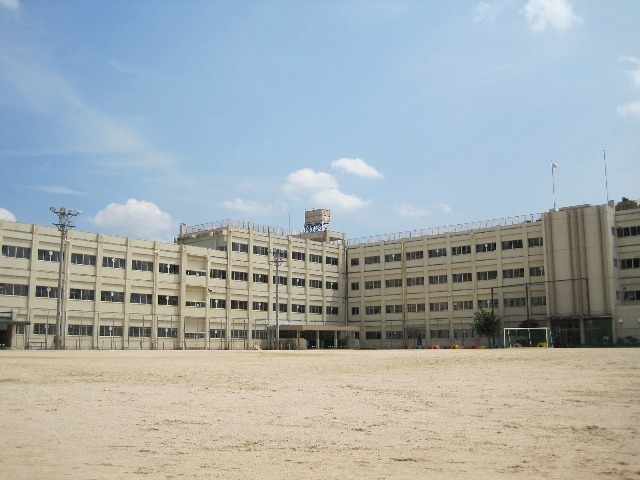 Primary school. 368m to Hiroshima Municipal depreciation elementary school (elementary school)