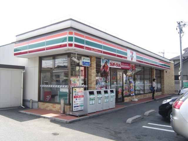 Convenience store. Seven-Eleven Hiroshima Sendai store up (convenience store) 194m