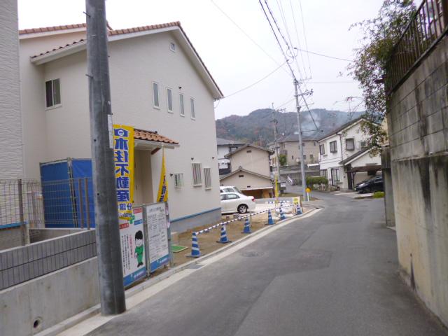 Local photos, including front road. Local (12 May 2013) Shooting