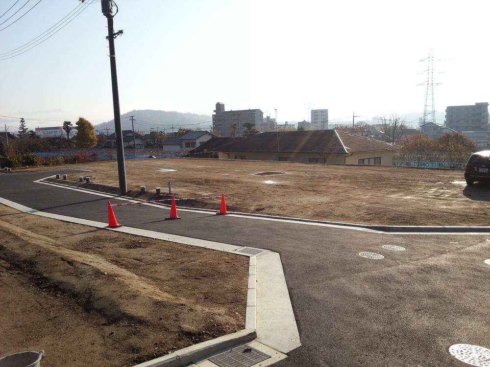 Local photos, including front road. Local (February 2013) Shooting