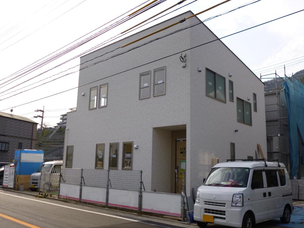 Local appearance photo. Local (11 May 2013) Shooting