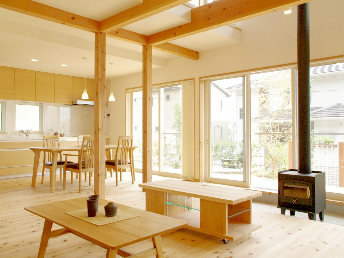 Other introspection. Open-minded LD overlooking the garden. Wood stove is provided on the dirt floor, You can enjoy life that surrounds the flame. All building in the room adopt the natural materials of health houses "air-lead" unique (2-2-7 Building)