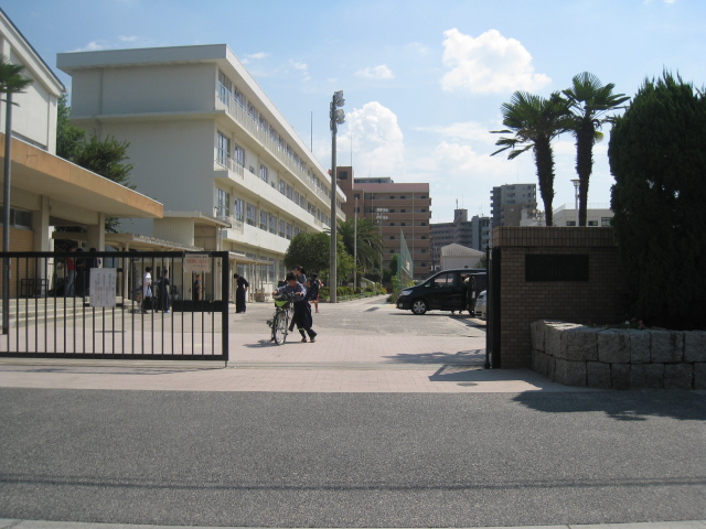 Primary school. 662m to Hiroshima City Museum of Gion elementary school (elementary school)