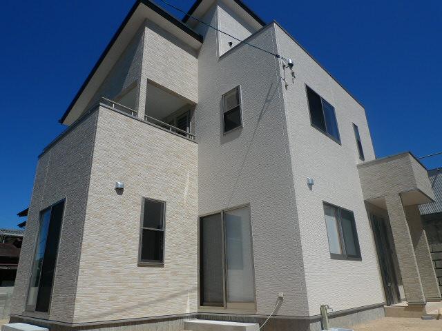 Local appearance photo.   Parking: Two Allowed